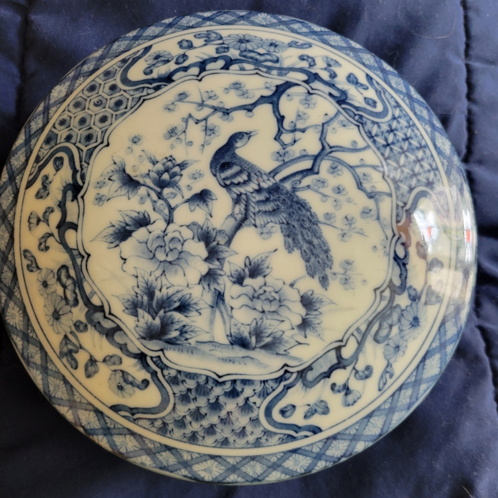 porcelain trinket jar